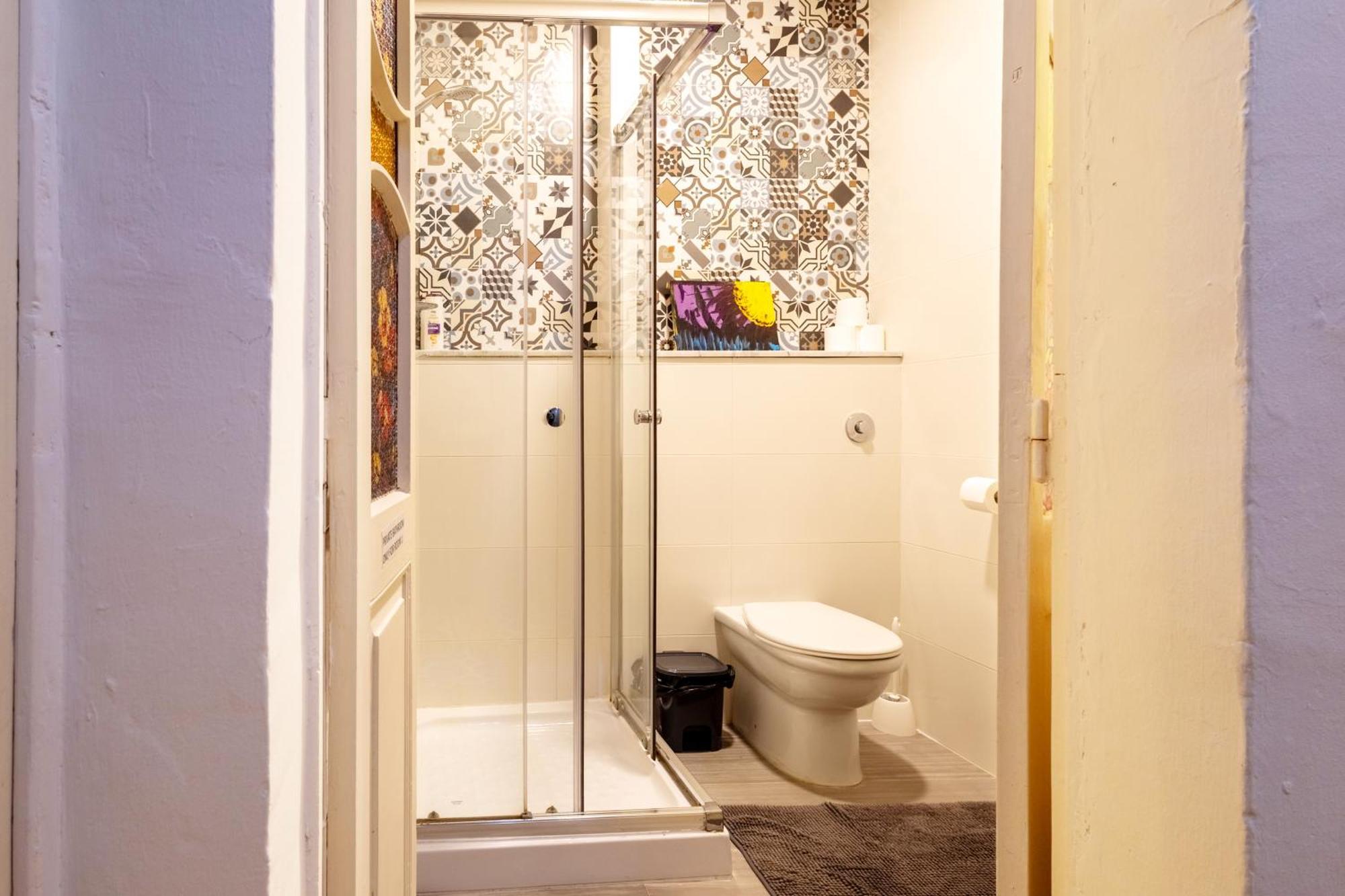 Quiet Twin Room With Private Bathroom, Not Ensuite Sliema Esterno foto